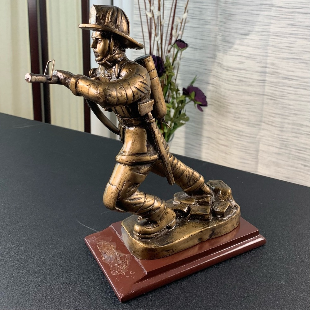 Fire Fighter statue.🪷 - Picture 2 of 13